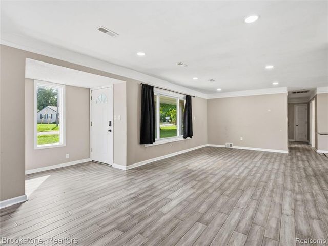 1926 Swaranne Drive, West Bloomfield, MI 48324