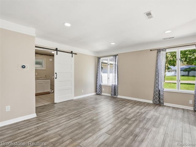 1926 Swaranne Drive, West Bloomfield, MI 48324