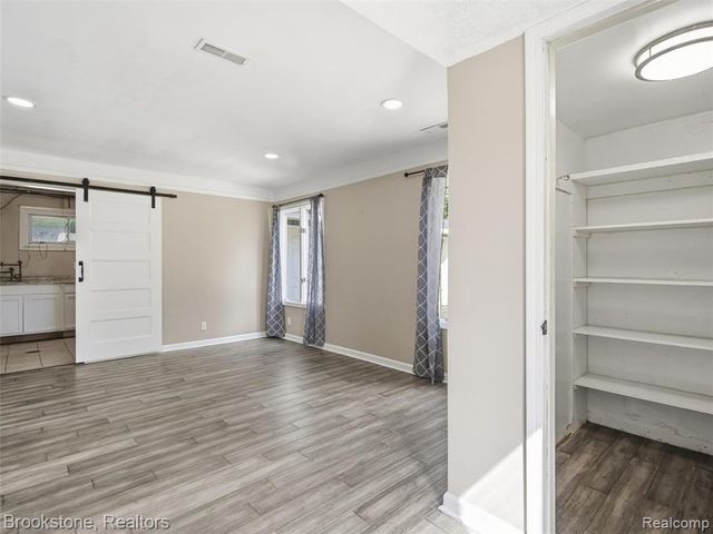 1926 Swaranne Drive, West Bloomfield, MI 48324