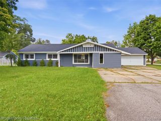 1926 Swaranne Drive, West Bloomfield, MI 48324