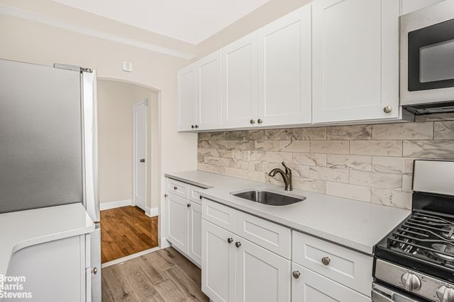 5645 Netherland Ave Apt 6A, New York City, NY 10471
