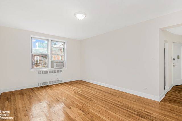 5645 Netherland Ave Apt 6A, New York City, NY 10471