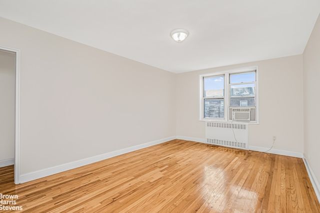 5645 Netherland Ave Apt 6A, New York City, NY 10471