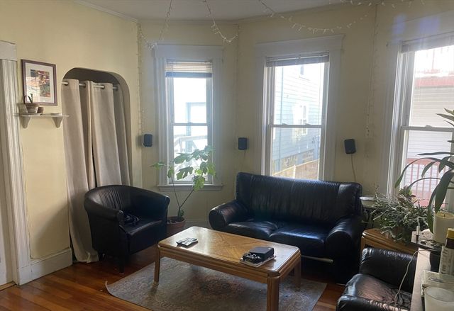 2 Imrie Rd 1, Boston, MA 02134