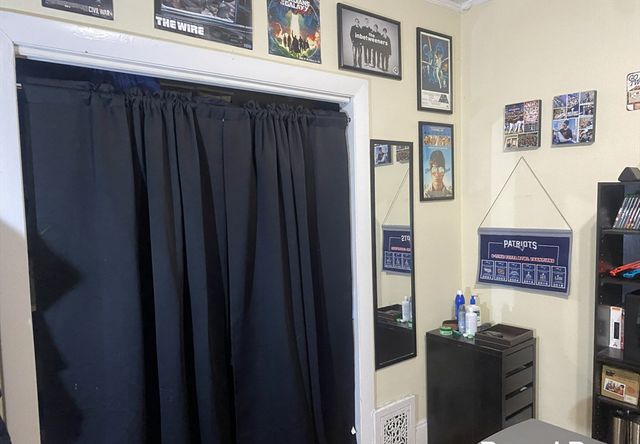 2 Imrie Rd 1, Boston, MA 02134