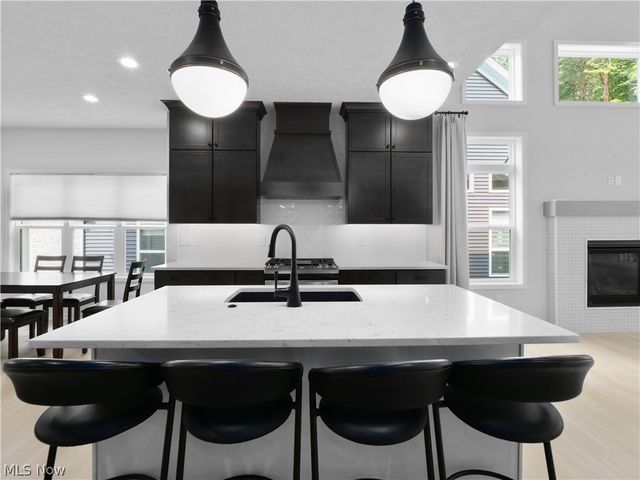 143 Town Centre Drive, Broadview Heights, OH 44147