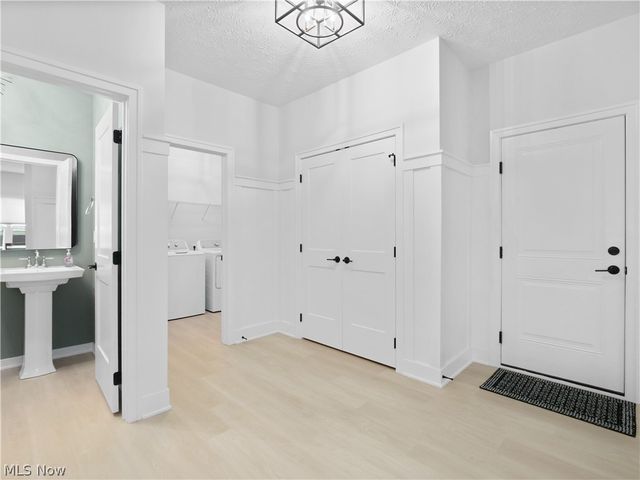 143 Town Centre Drive, Broadview Heights, OH 44147