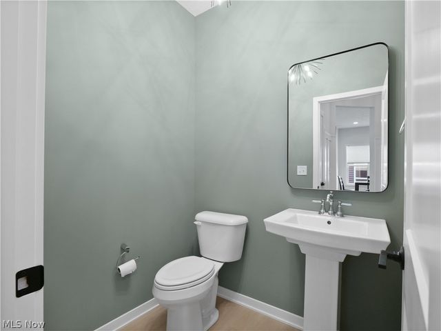 143 Town Centre Drive, Broadview Heights, OH 44147