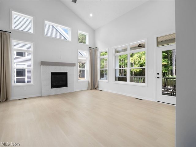 143 Town Centre Drive, Broadview Heights, OH 44147