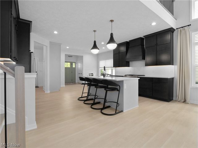 143 Town Centre Drive, Broadview Heights, OH 44147