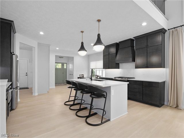 143 Town Centre Drive, Broadview Heights, OH 44147