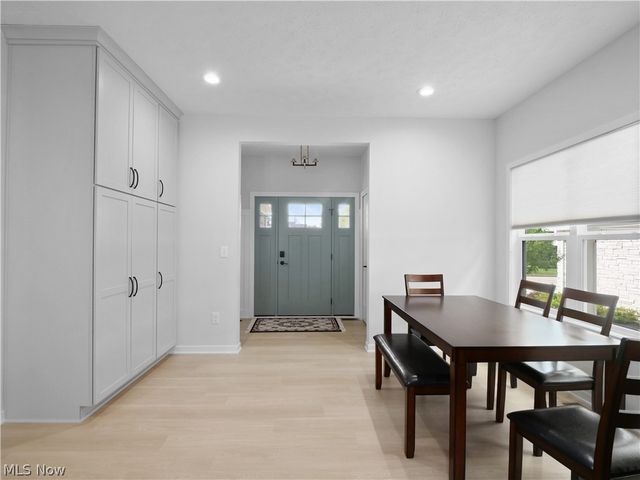 143 Town Centre Drive, Broadview Heights, OH 44147