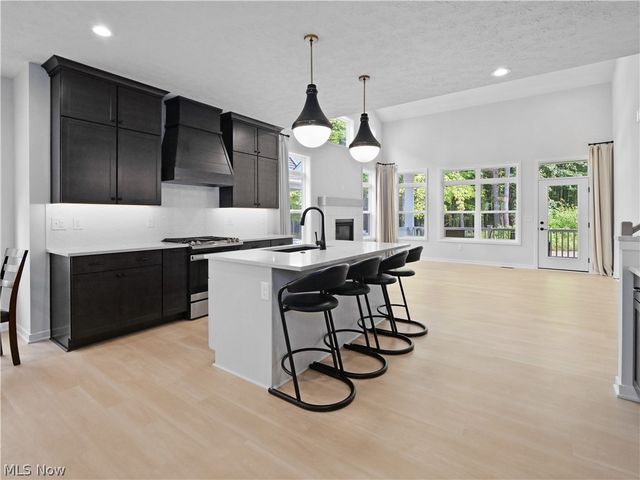 143 Town Centre Drive, Broadview Heights, OH 44147