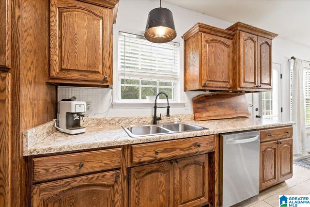 226 THORNBERRY DRIVE, Hayden, AL 35079