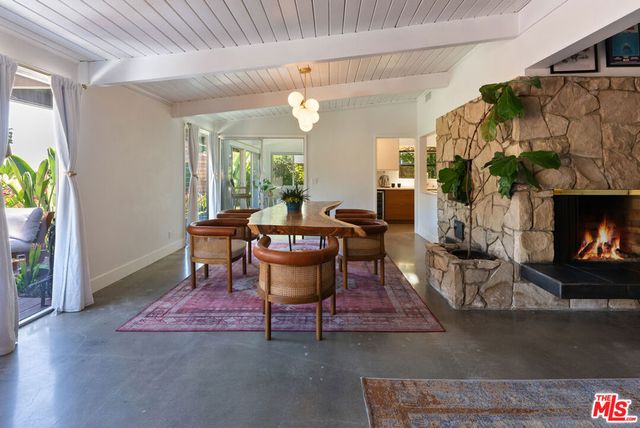 7211 Chelan Way, Los Angeles, CA 90068