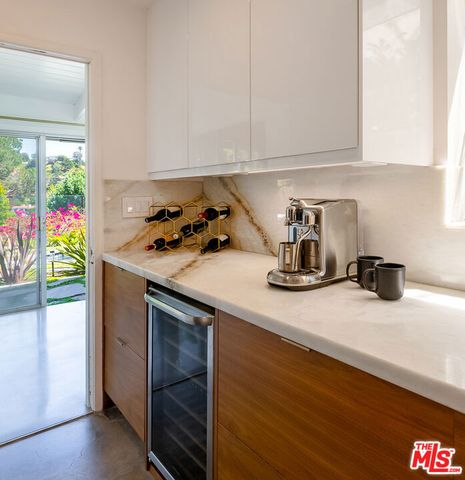 7211 Chelan Way, Los Angeles, CA 90068