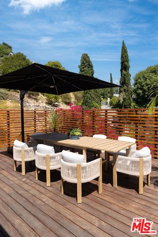7211 Chelan Way, Los Angeles, CA 90068