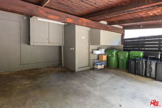 7211 Chelan Way, Los Angeles, CA 90068