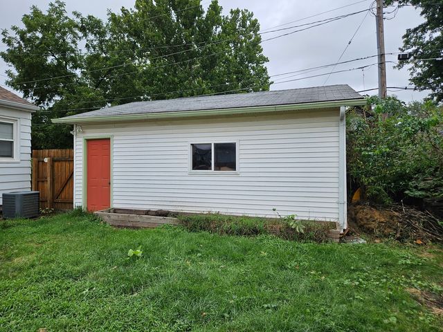 3601 30th Street, Rock Island, IL 61201