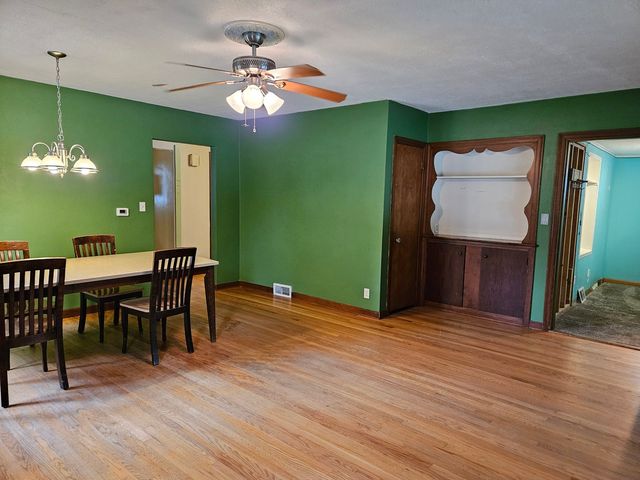 3601 30th Street, Rock Island, IL 61201