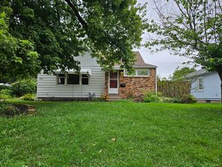 3601 30th Street, Rock Island, IL 61201
