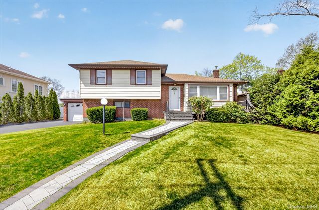 141 Cold Spring Road, Syosset, NY 11791