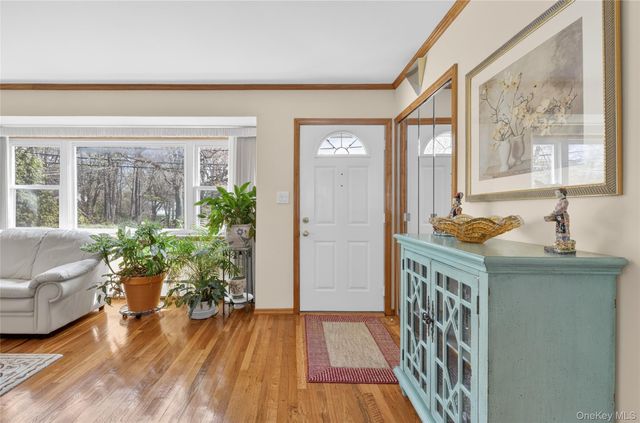 141 Cold Spring Road, Syosset, NY 11791