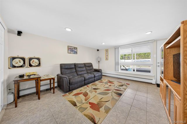 141 Cold Spring Road, Syosset, NY 11791
