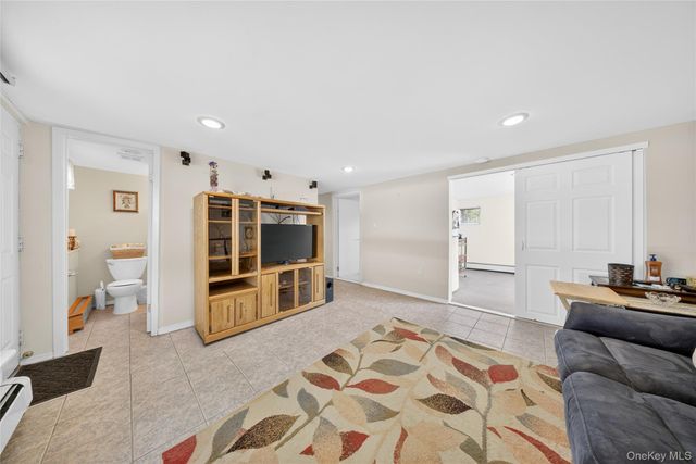 141 Cold Spring Road, Syosset, NY 11791