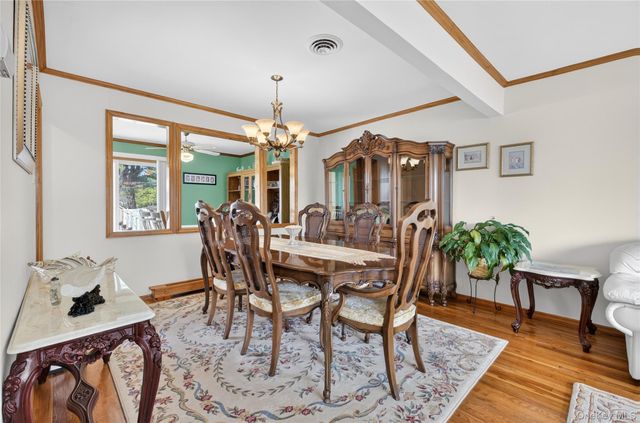 141 Cold Spring Road, Syosset, NY 11791