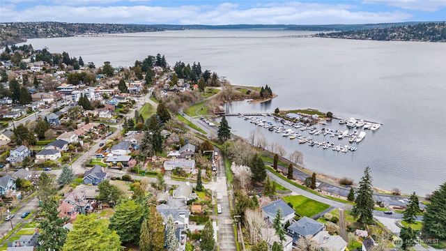 4615 52nd Avenue S, Seattle, WA 98118