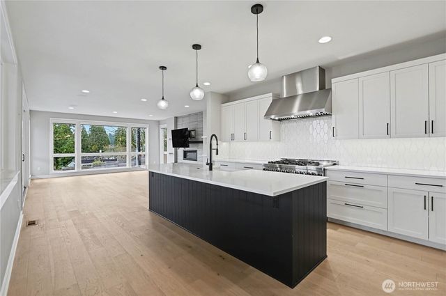 4615 52nd Avenue S, Seattle, WA 98118