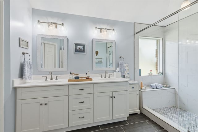 810 Sylvan Creek Drive, Lewisville, TX 75067