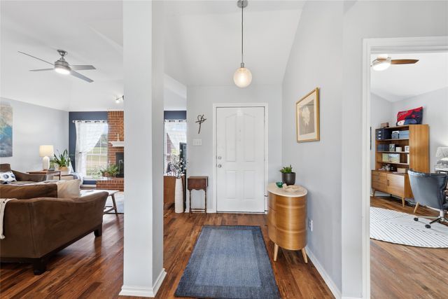 810 Sylvan Creek Drive, Lewisville, TX 75067