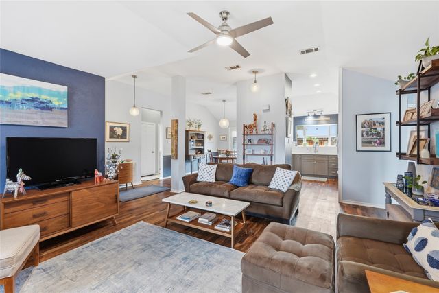 810 Sylvan Creek Drive, Lewisville, TX 75067