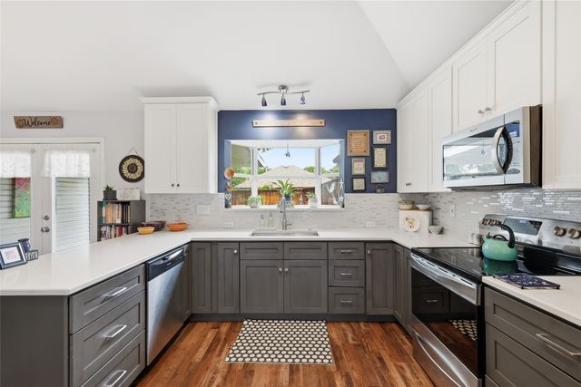 810 Sylvan Creek Drive, Lewisville, TX 75067