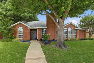 810 Sylvan Creek Drive, Lewisville, TX 75067