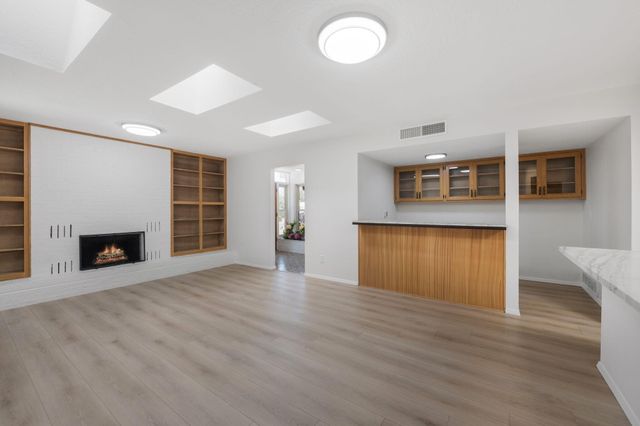 2718 Cagua Drive NE, Albuquerque, NM 87110