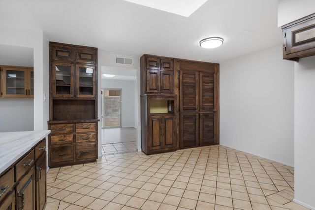 2718 Cagua Drive NE, Albuquerque, NM 87110