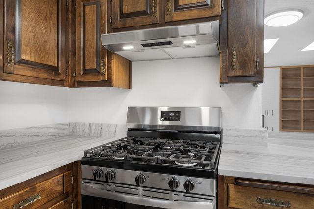 2718 Cagua Drive NE, Albuquerque, NM 87110