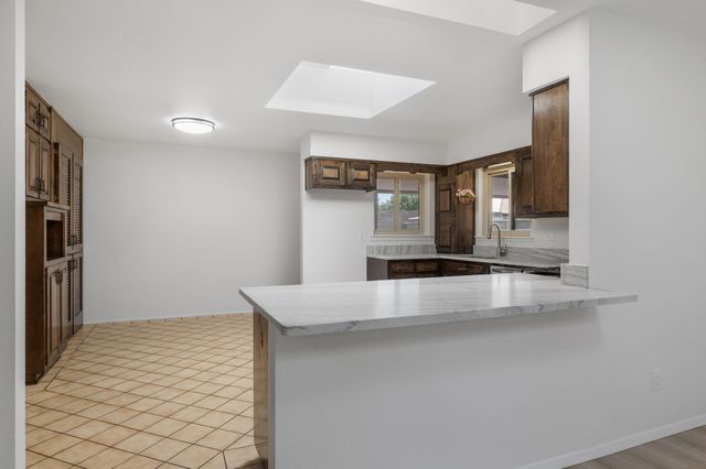 2718 Cagua Drive NE, Albuquerque, NM 87110
