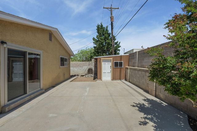 2718 Cagua Drive NE, Albuquerque, NM 87110