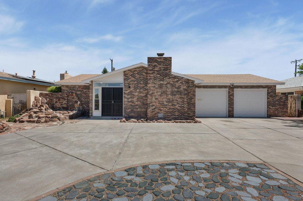 2718 Cagua Drive NE, Albuquerque, NM 87110