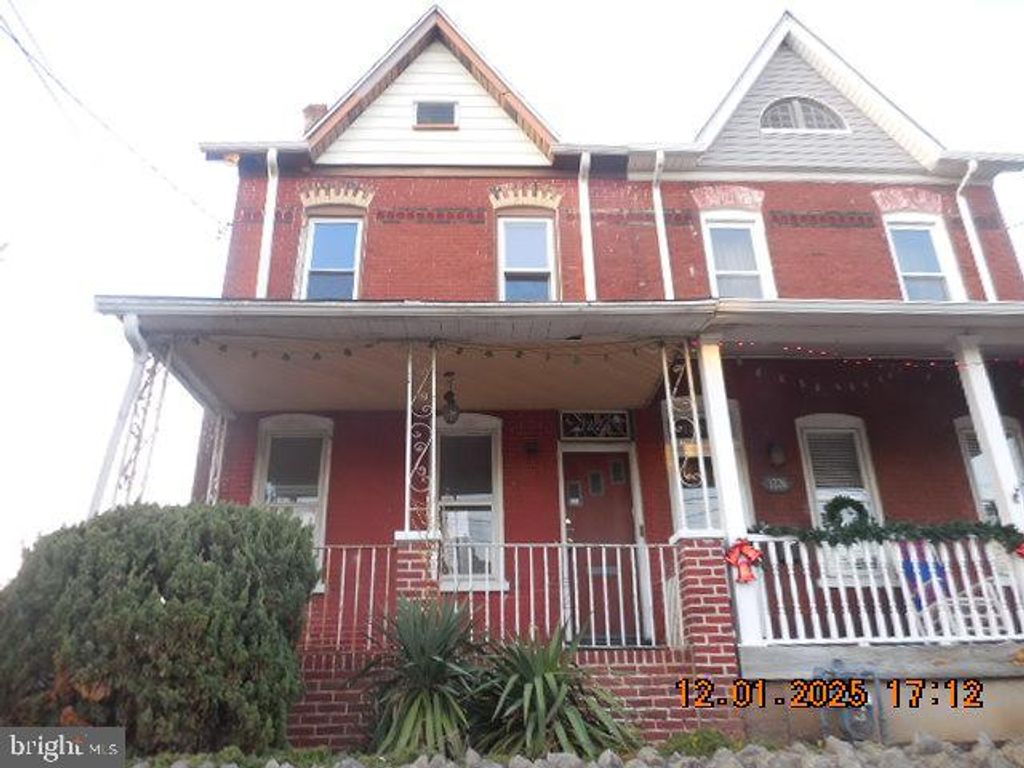 1224 E 11TH ST, Crum Lynne, PA 19022