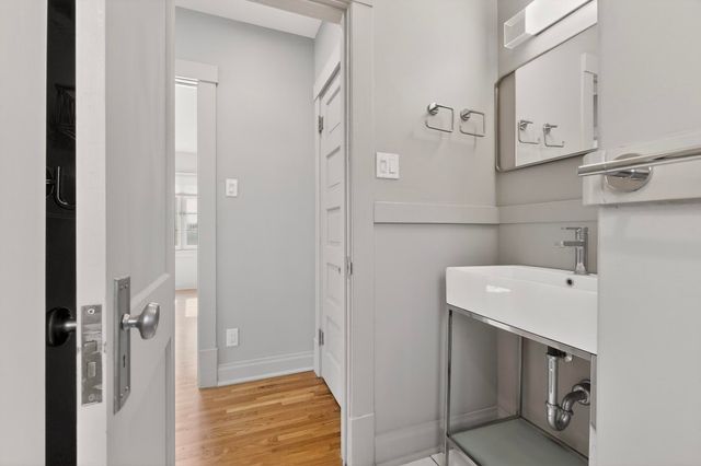 323 High Street SE, Albuquerque, NM 87102