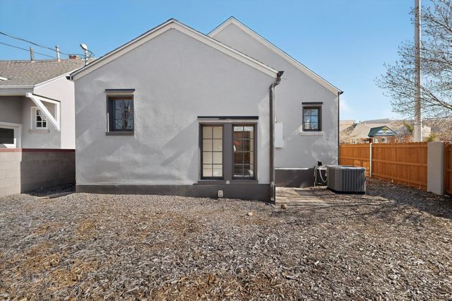 323 High Street SE, Albuquerque, NM 87102