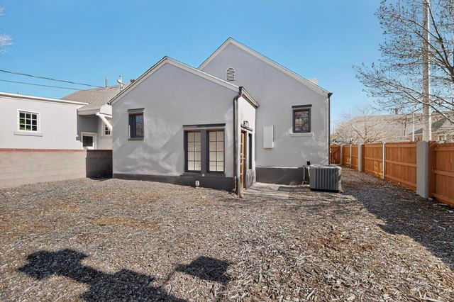 323 High Street SE, Albuquerque, NM 87102