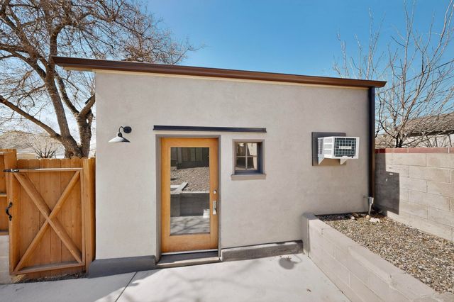 323 High Street SE, Albuquerque, NM 87102