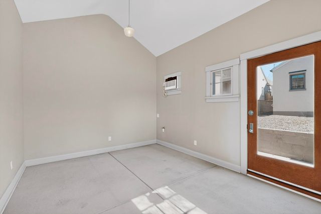 323 High Street SE, Albuquerque, NM 87102