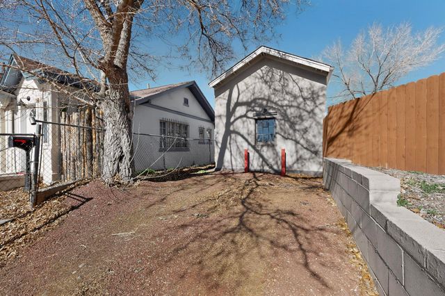 323 High Street SE, Albuquerque, NM 87102